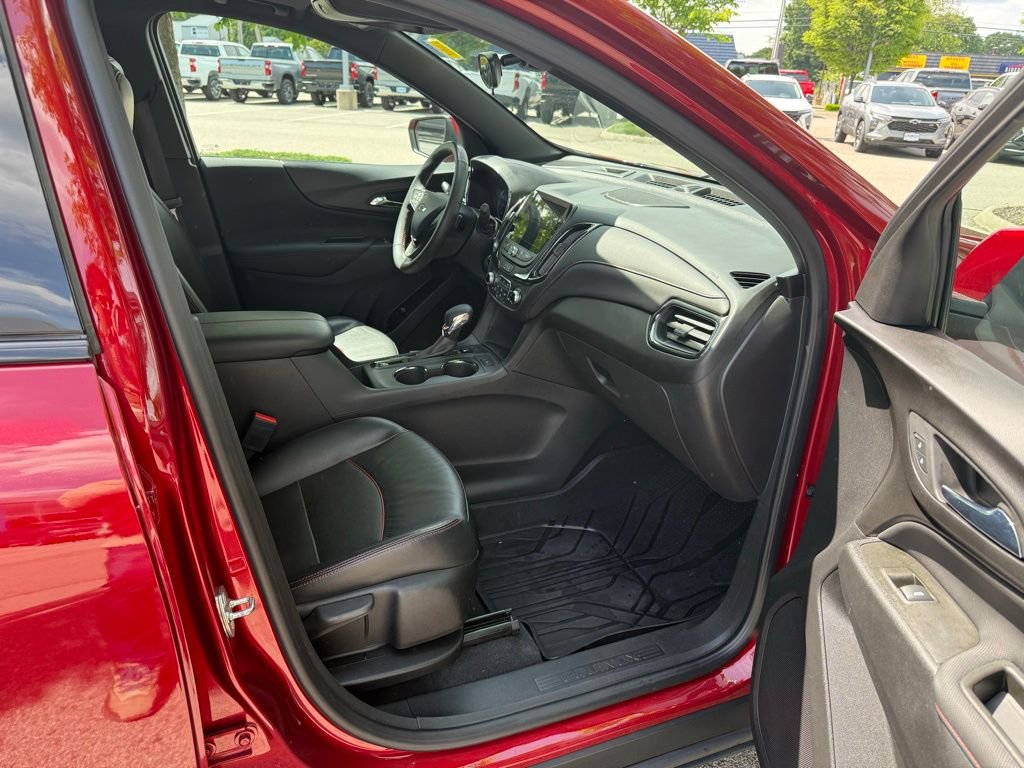 Used 2023 Chevrolet Equinox RS w/ RS Leather Package AWD/4WD image 15