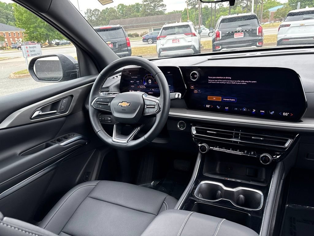 Used 2026 Chevrolet Traverse LT AWD/4WD image 9