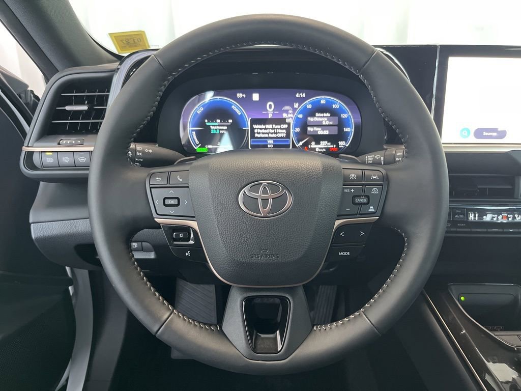 Used 2025 Toyota Crown Signia image 5