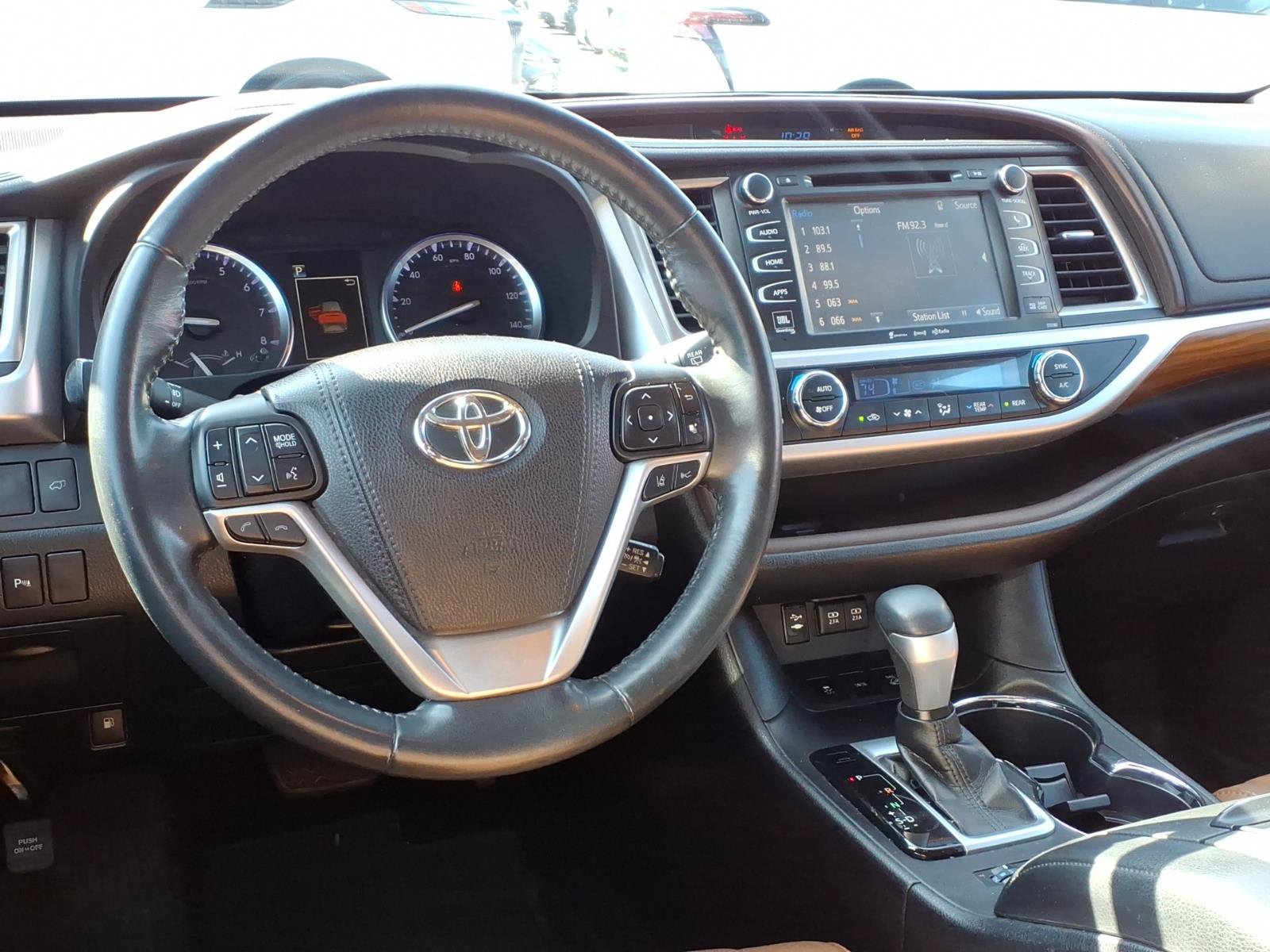 Used 2018 Toyota Highlander Limited w/ Protection Package #3 AWD/4WD image 12