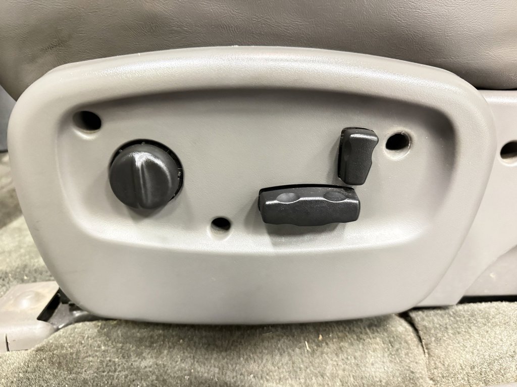 Used 2004 GMC Envoy XUV SLE w/ 1SB Preferred Equipment Group image 24