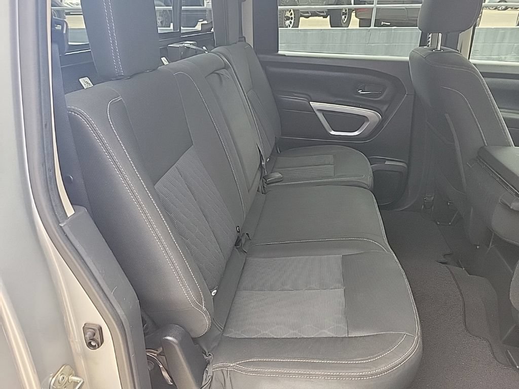 Used 2017 Nissan Titan SV AWD/4WD image 33