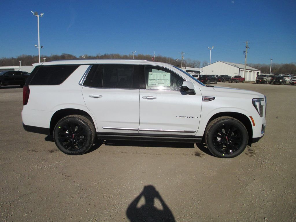New 2026 GMC Yukon Denali w/ Sun & Power Step Package image 3