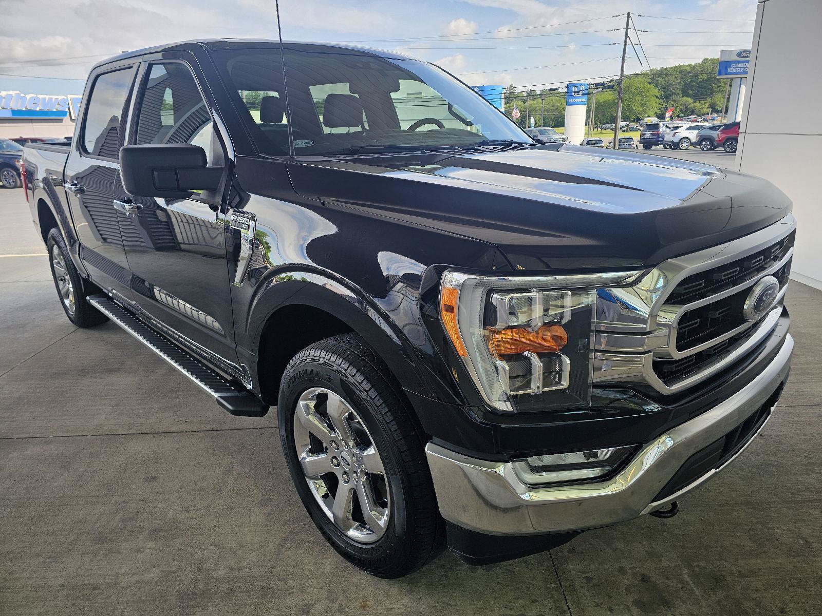 Used 2022 Ford F150 XLT w/ Equipment Group 302A High AWD/4WD image 7