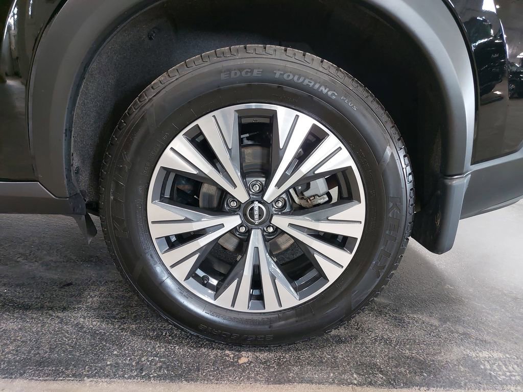 Certified 2023 Nissan Rogue SV image 32