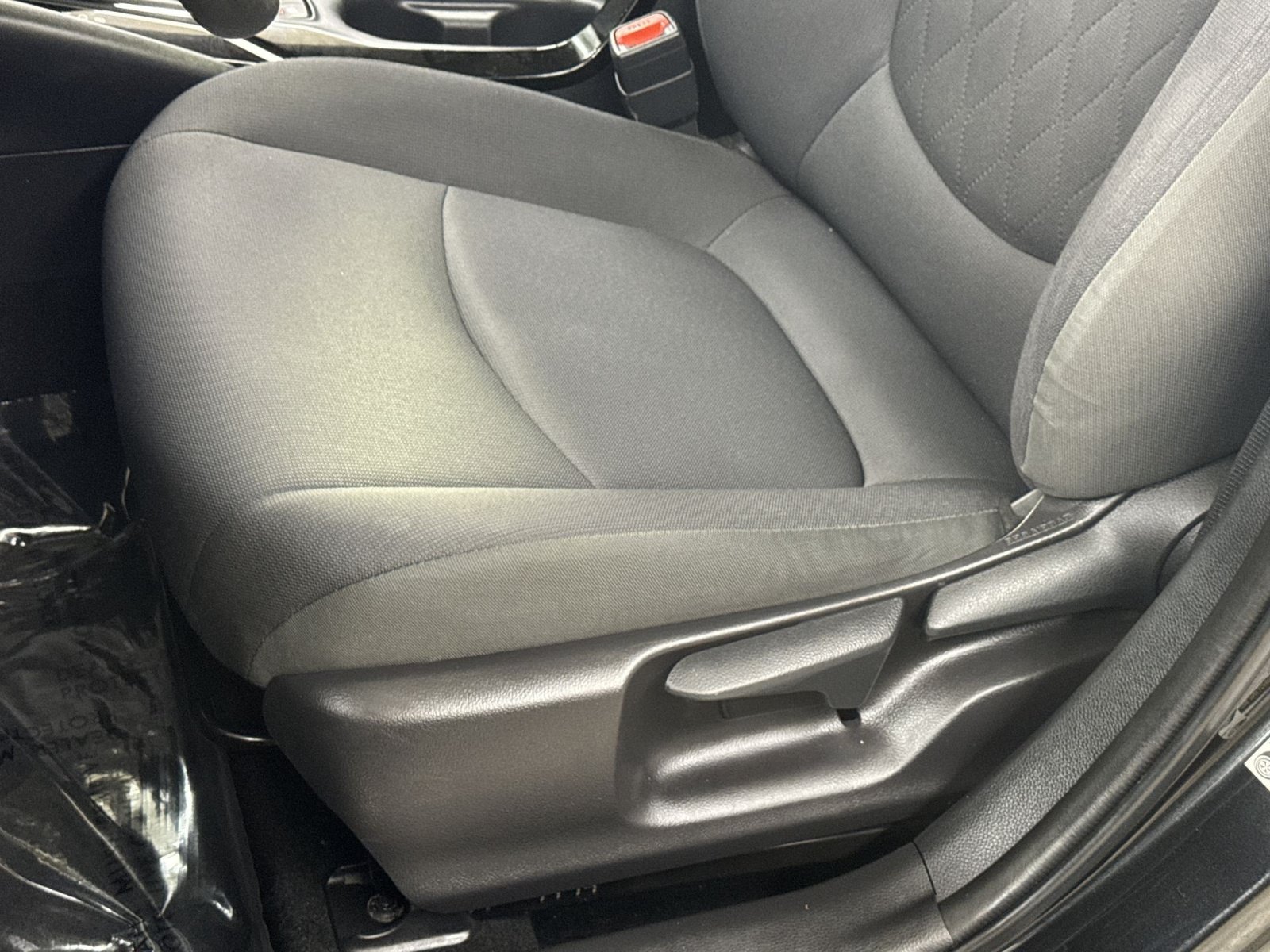 Used 2022 Toyota Corolla LE FWD image 26