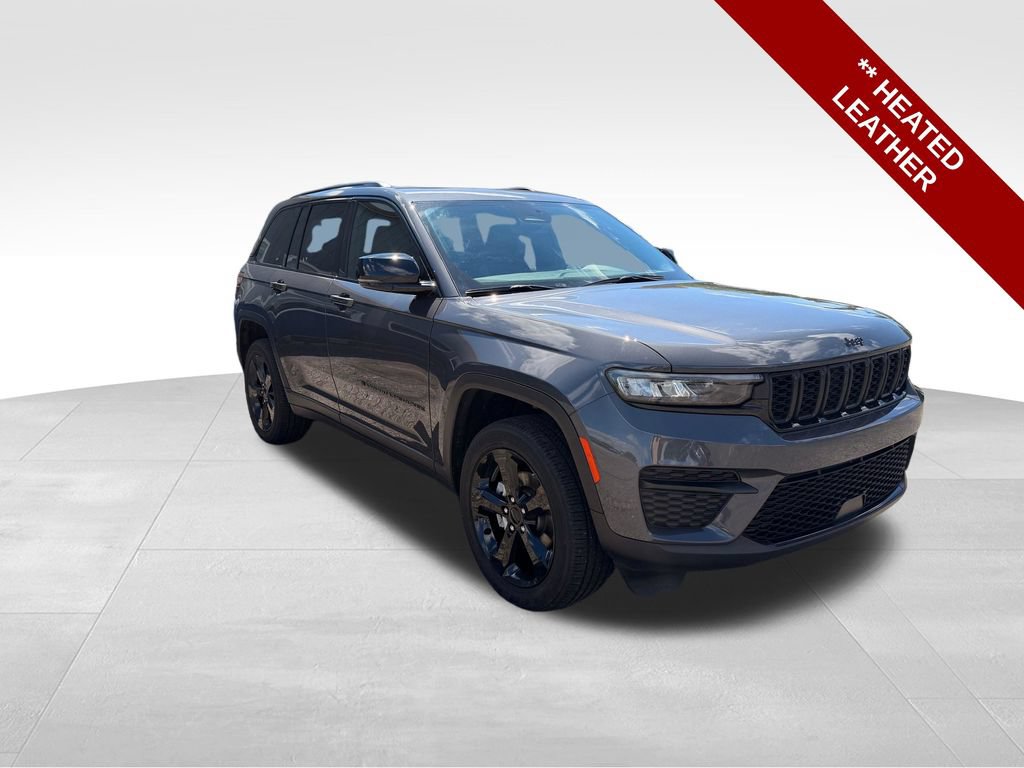 Used 2024 Jeep Grand Cherokee Altitude AWD/4WD image 10