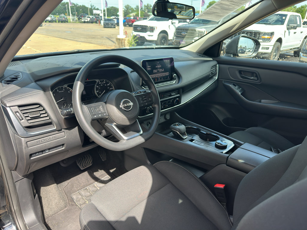 Used 2024 Nissan Rogue S AWD/4WD image 12