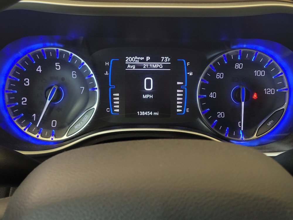 Used 2017 Chrysler Pacifica LX w/ Tire & Wheel Group FWD image 23