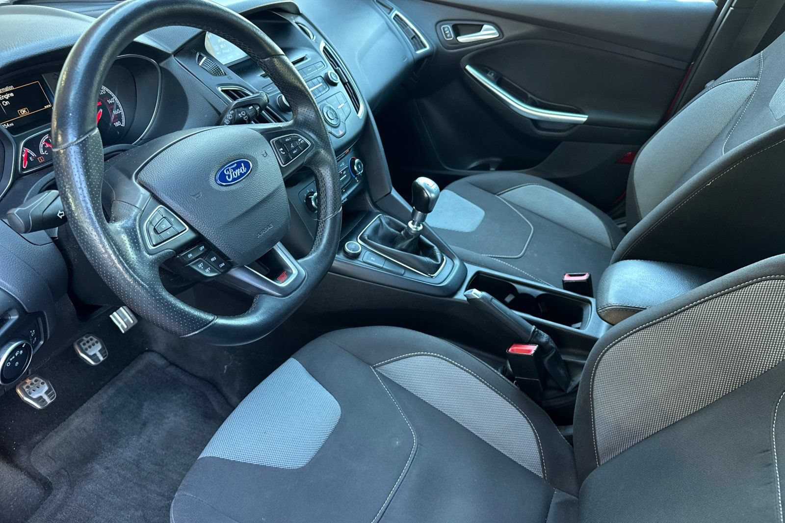 Used 2017 Ford Focus ST FWD image 9