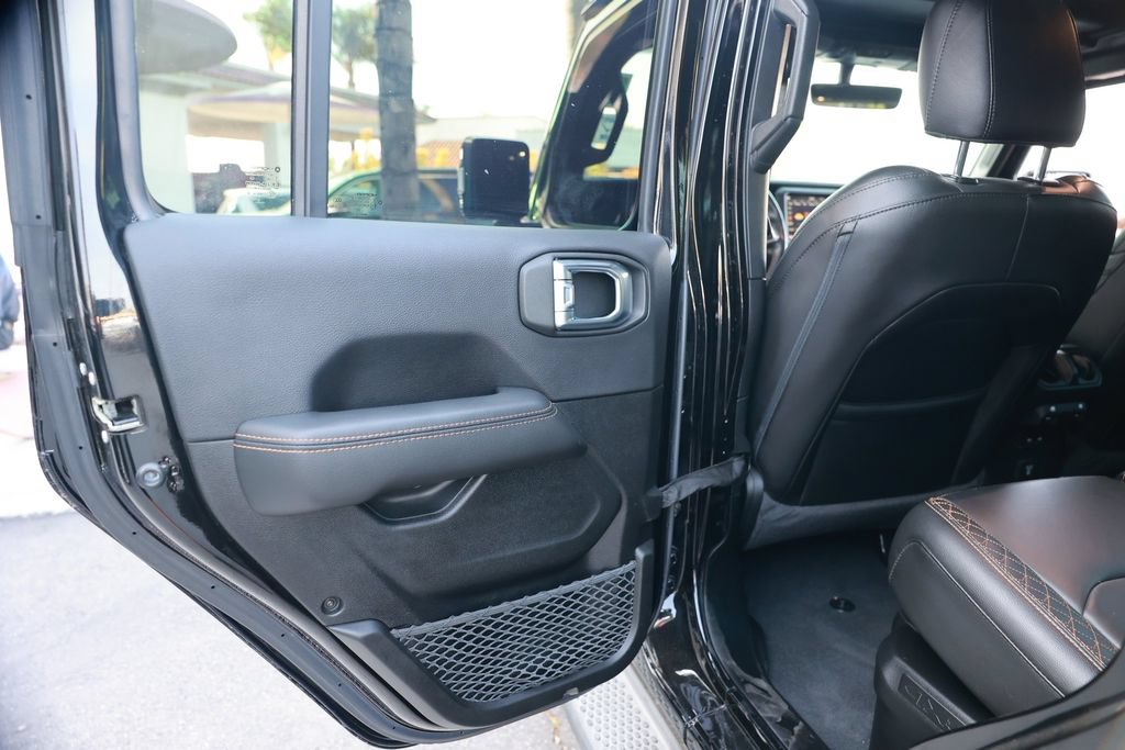 Used 2023 Jeep Wrangler Unlimited Sahara AWD/4WD image 38