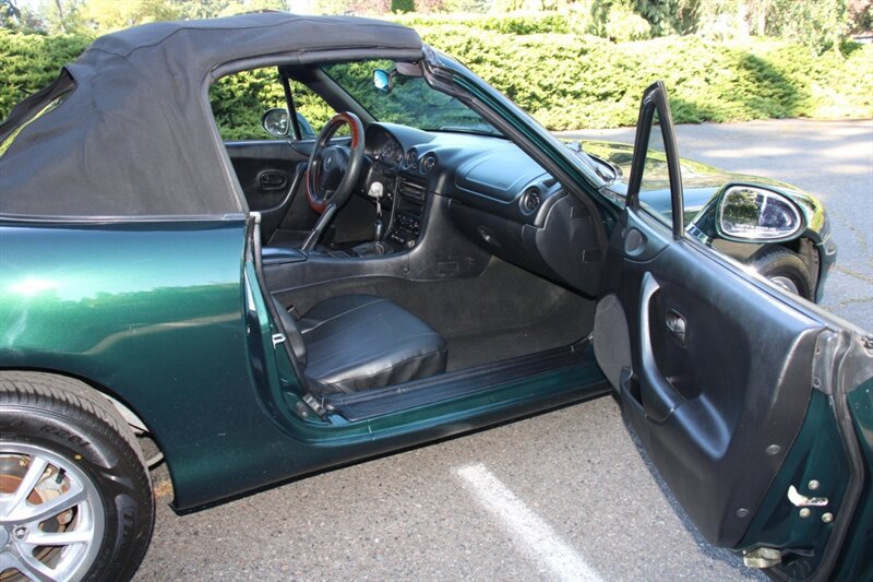 Used 1999 MAZDA MX-5 Miata RWD image 19