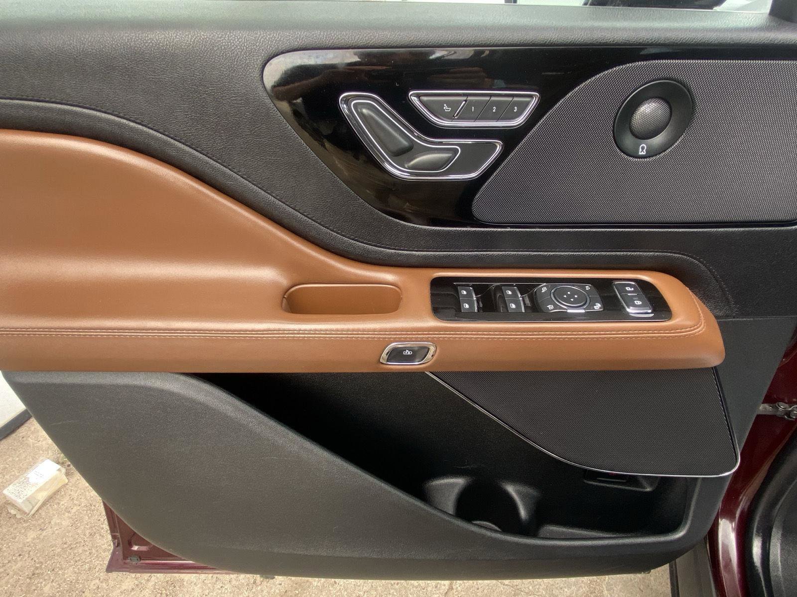 Used 2021 Lincoln Aviator Reserve w/ Equipment Group 201A image 9