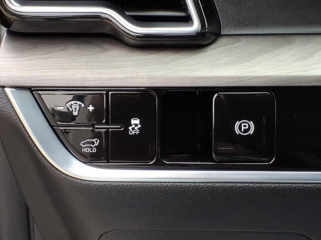 Used 2024 Kia Sportage X-Line w/ X-Line Premium Package image 17