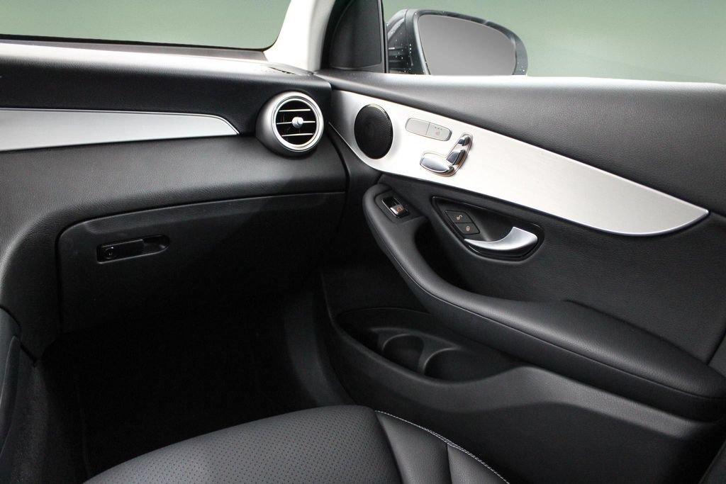 Used 2022 Mercedes-Benz GLC 300 image 20