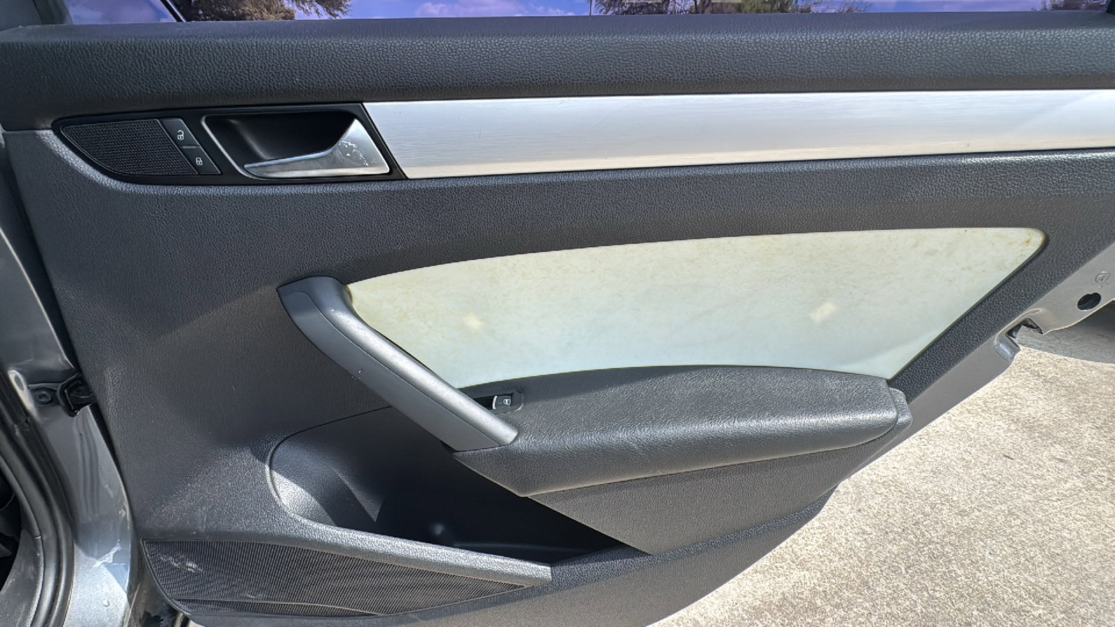 Used 2013 Volkswagen Passat 2.5 SE image 25