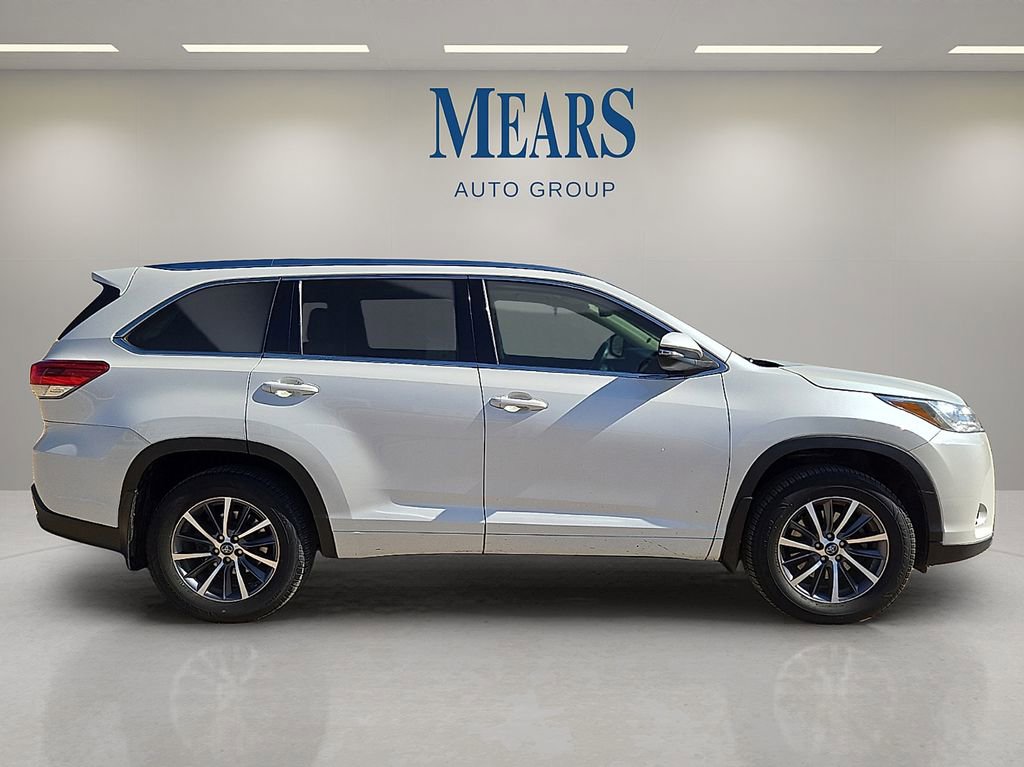 Used 2018 Toyota Highlander XLE image 6