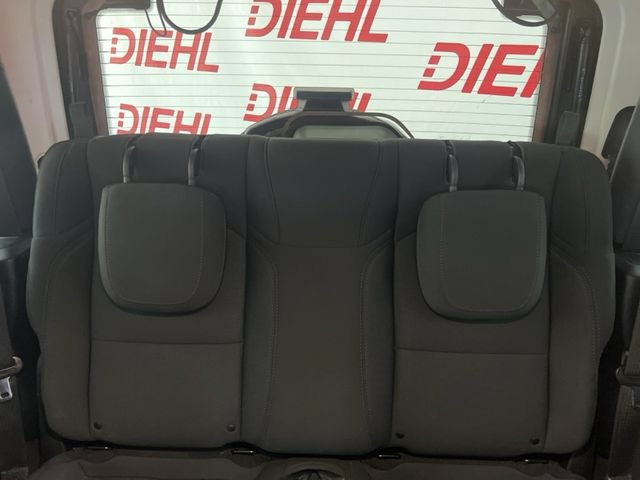 Used 2019 Jeep Wrangler Sport AWD/4WD image 13