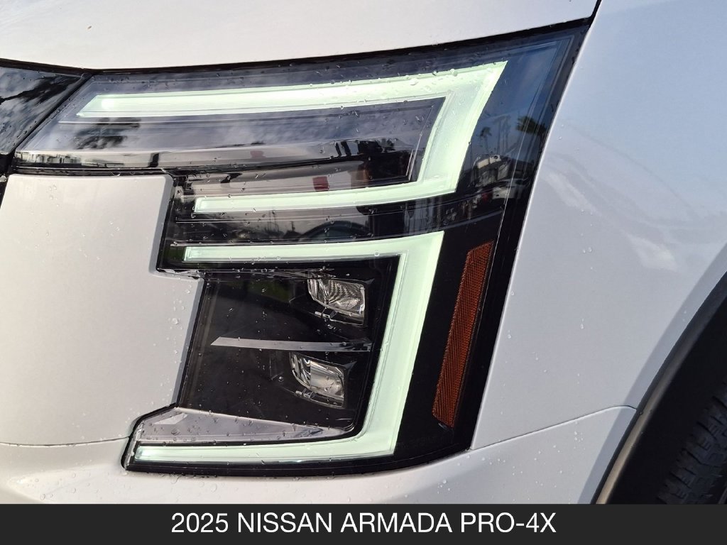 Certified 2025 Nissan Armada PRO-4X w/ Convenience Package AWD/4WD image 10