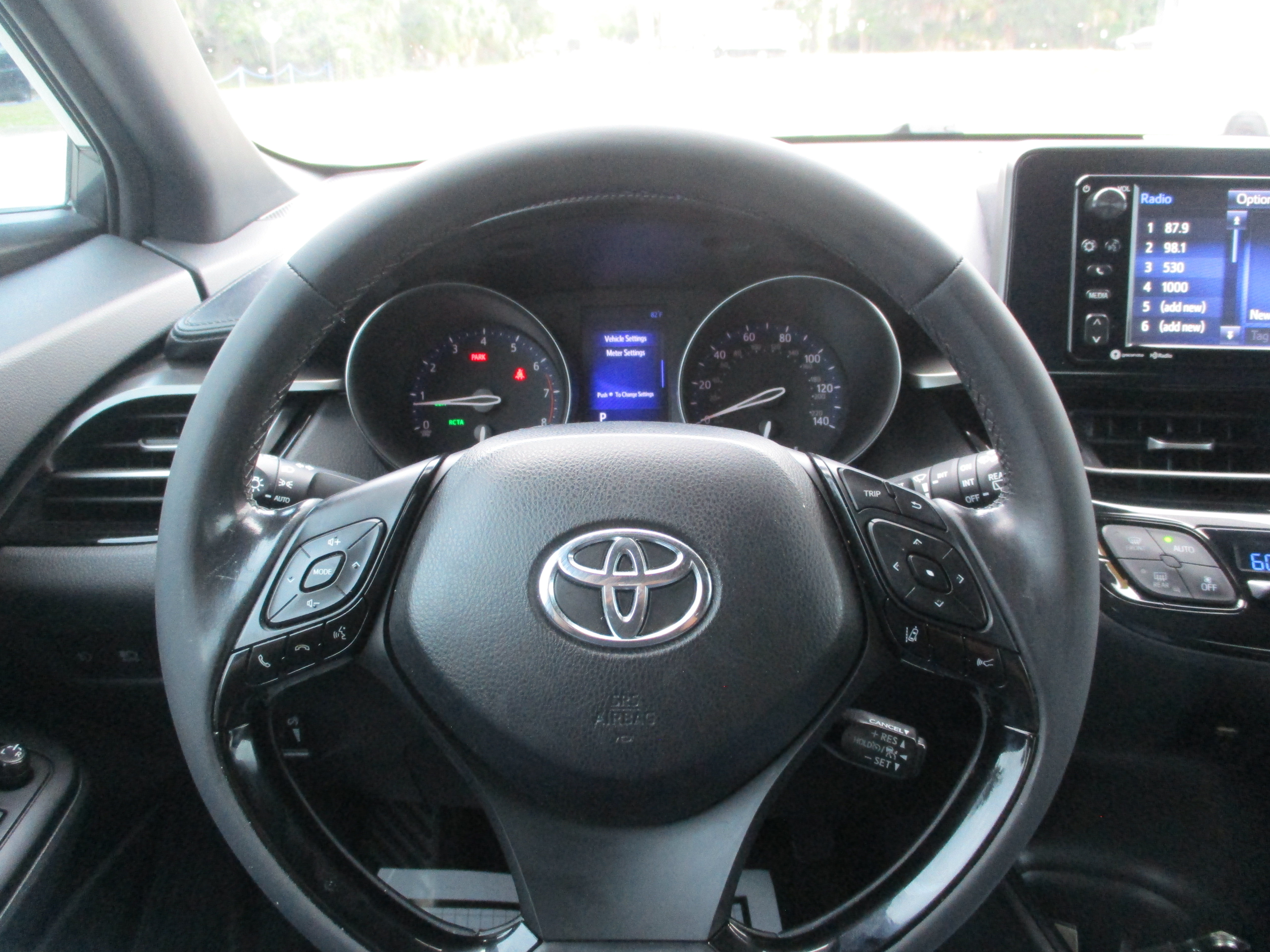 Used 2018 Toyota C-HR XLE FWD image 16
