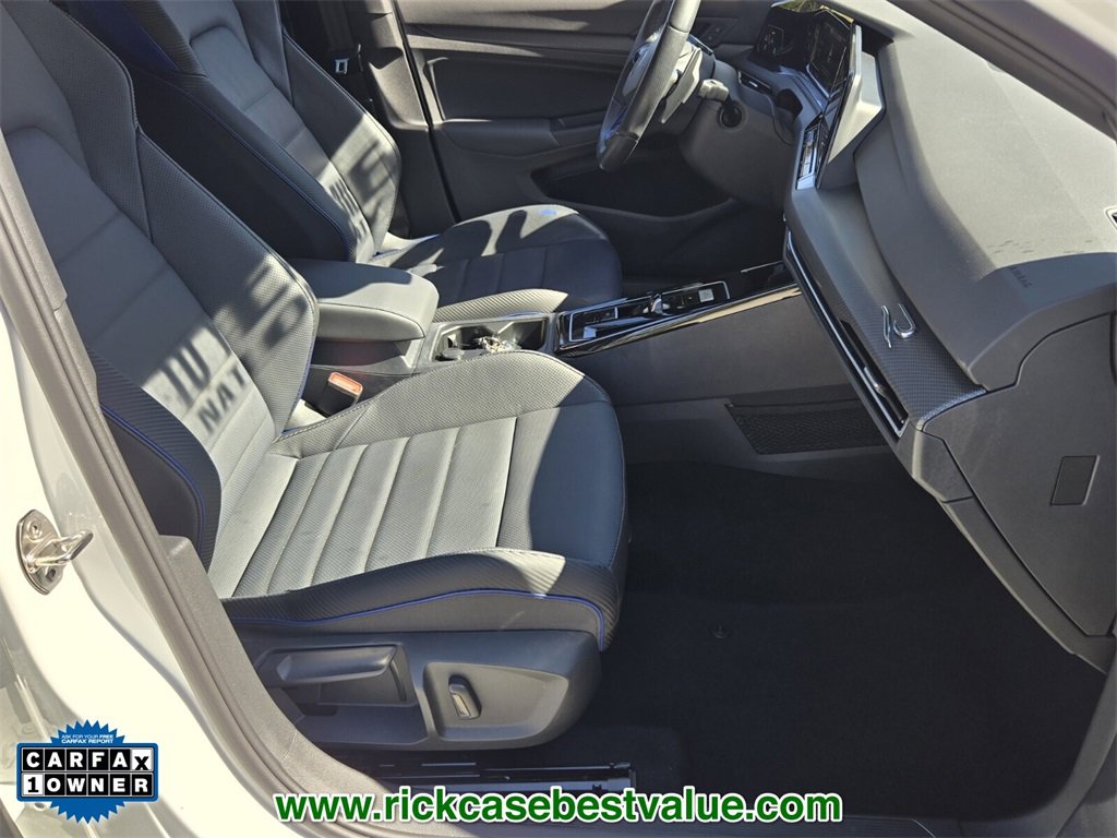 Used 2024 Volkswagen Golf R image 17
