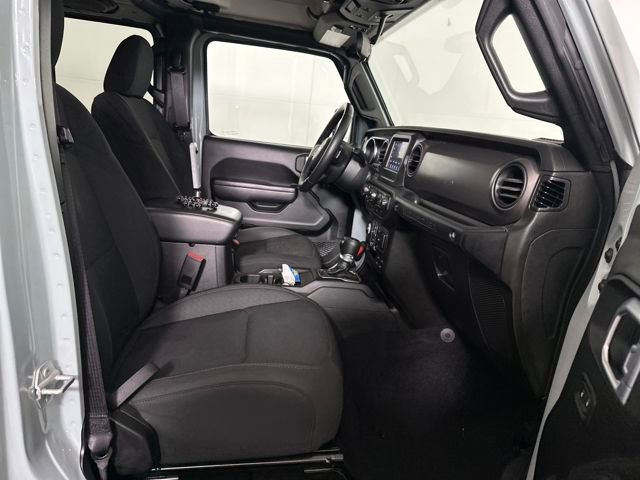 Used 2023 Jeep Wrangler Unlimited w/ Cold Weather Group image 28