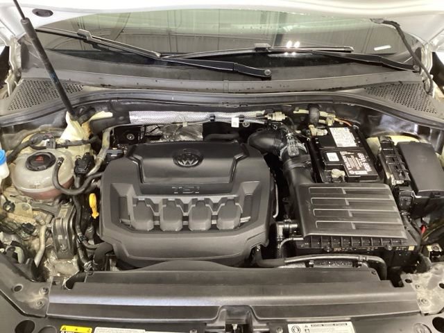 Used 2020 Volkswagen Tiguan SE w/ Panoramic Sunroof Package image 8