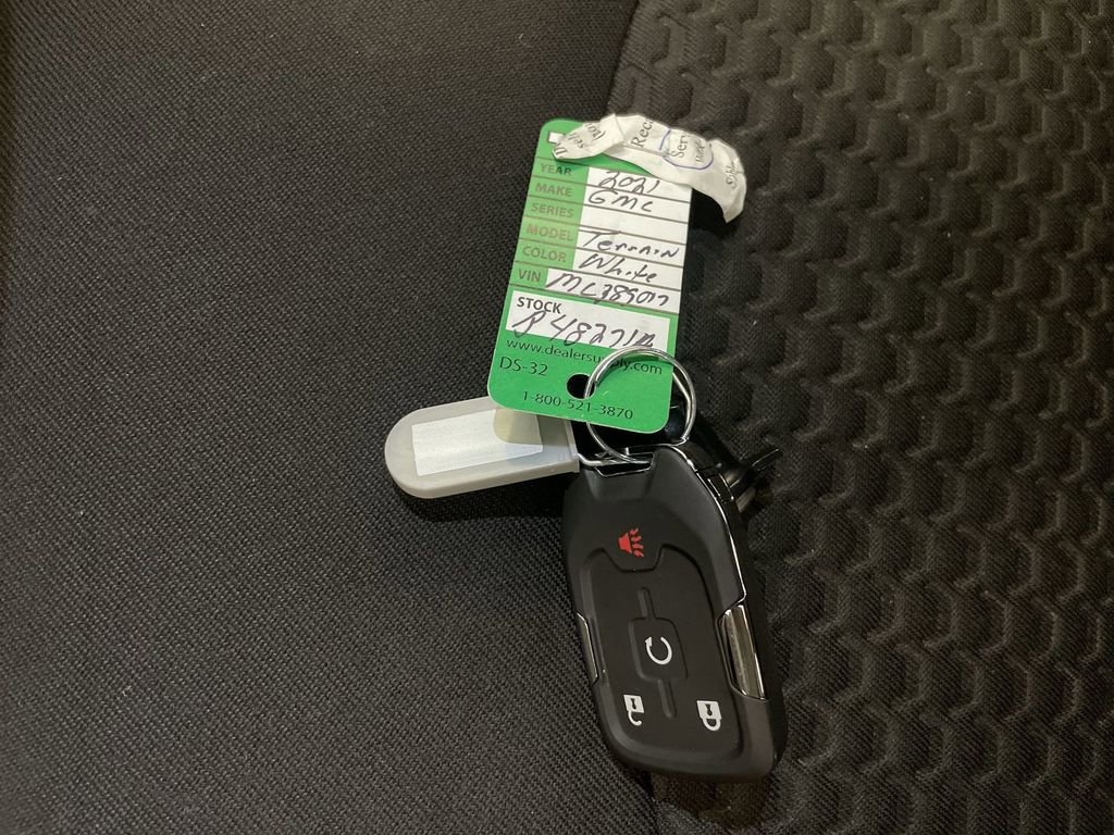 Used 2021 GMC Terrain SLE w/ Driver Convenience Package image 28