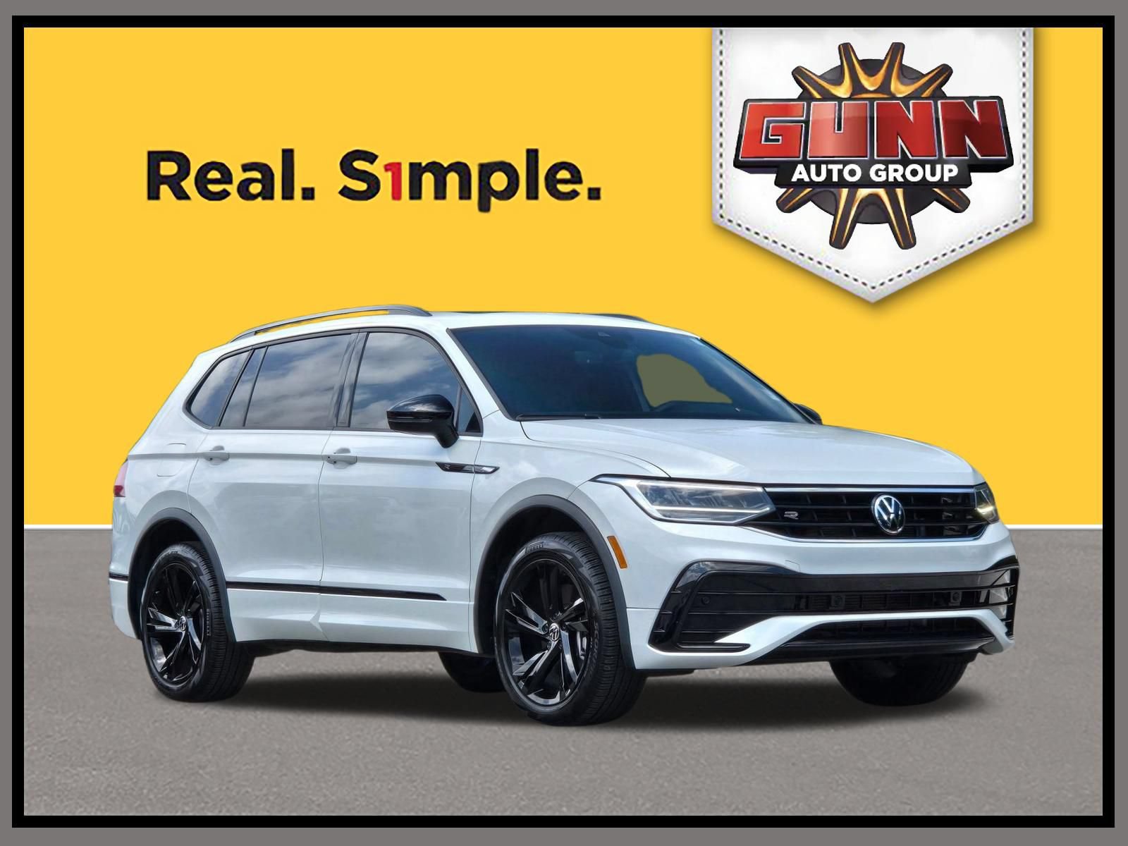 Used 2024 Volkswagen Tiguan SE R-Line FWD image 1