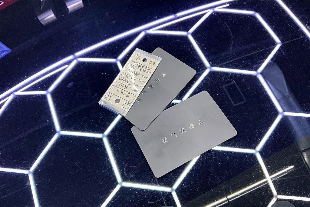 Used 2018 Tesla Model 3 Long Range image 32