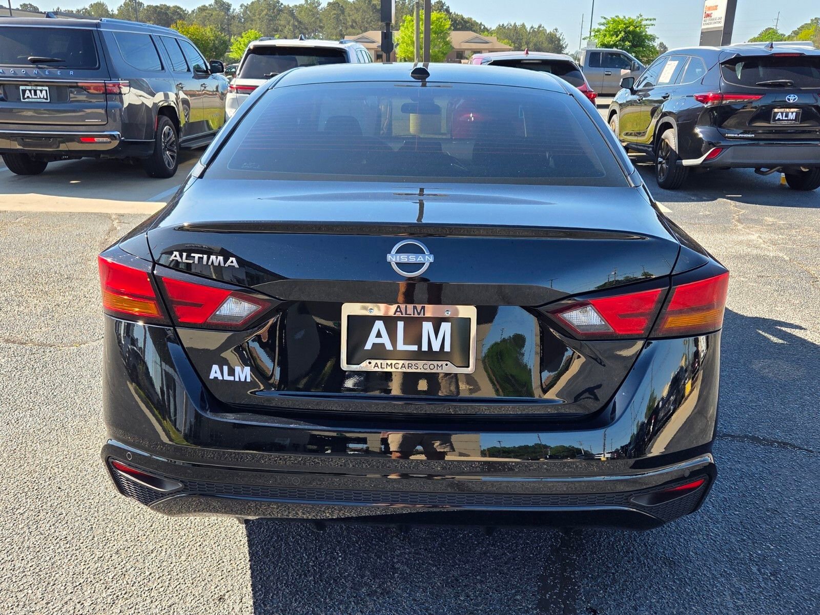 Used 2025 Nissan Altima 2.5 SV image 10