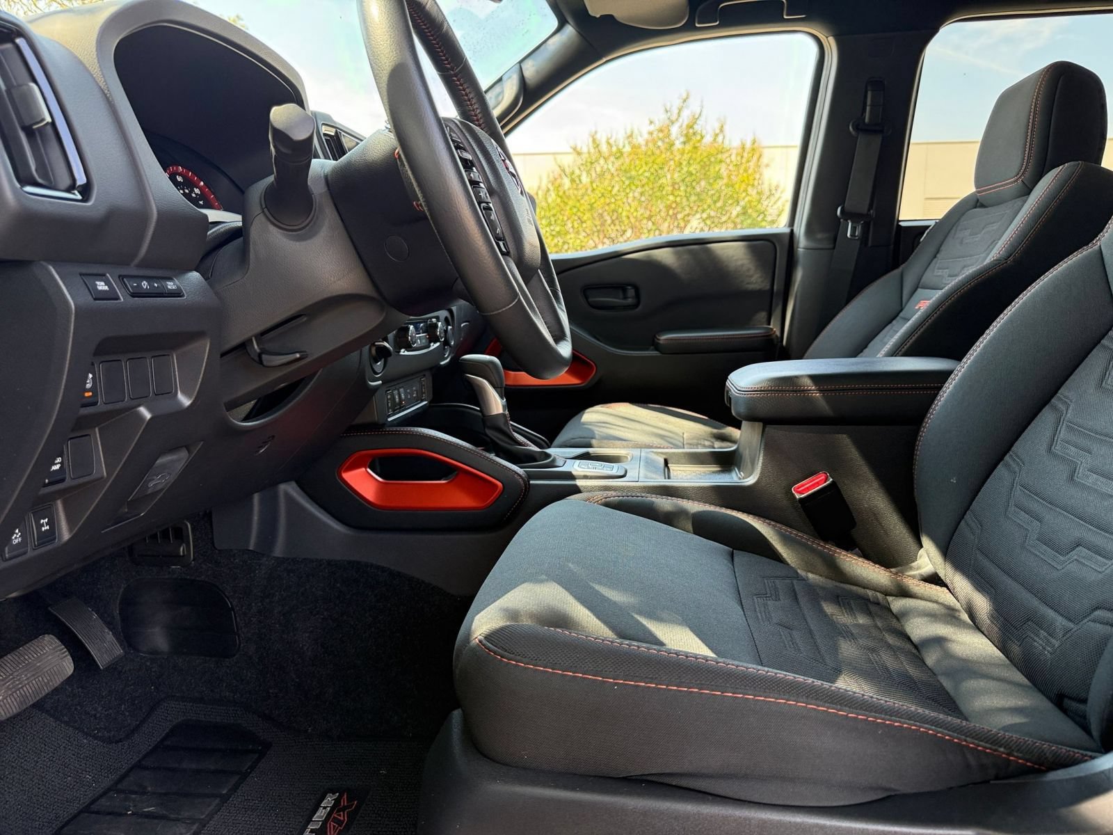 Used 2026 Nissan Frontier PRO-4X AWD/4WD image 26