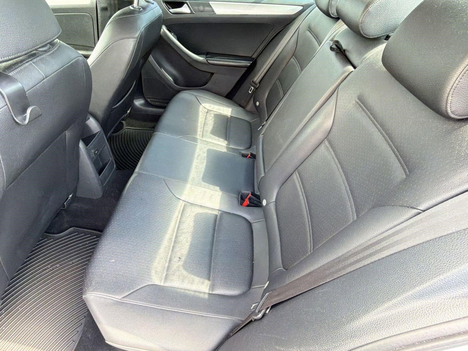 Used 2017 Volkswagen Jetta SE FWD image 14