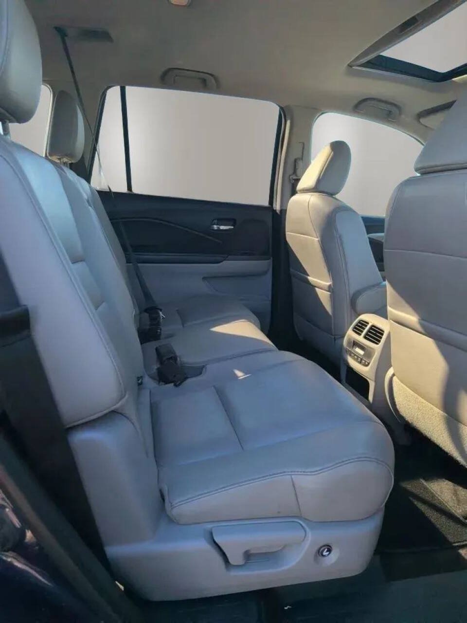 Used 2016 Honda Pilot EX-L image 11