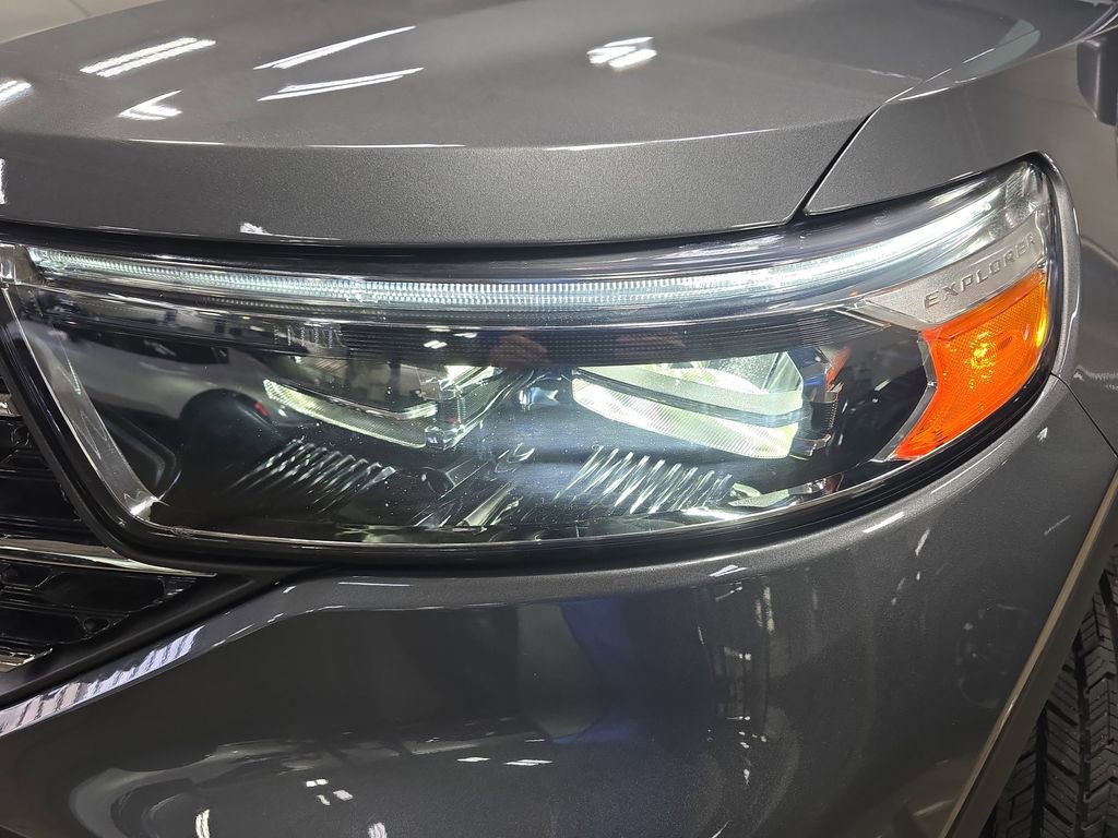 Used 2023 Ford Explorer XLT w/ Equipment Group 202A image 34