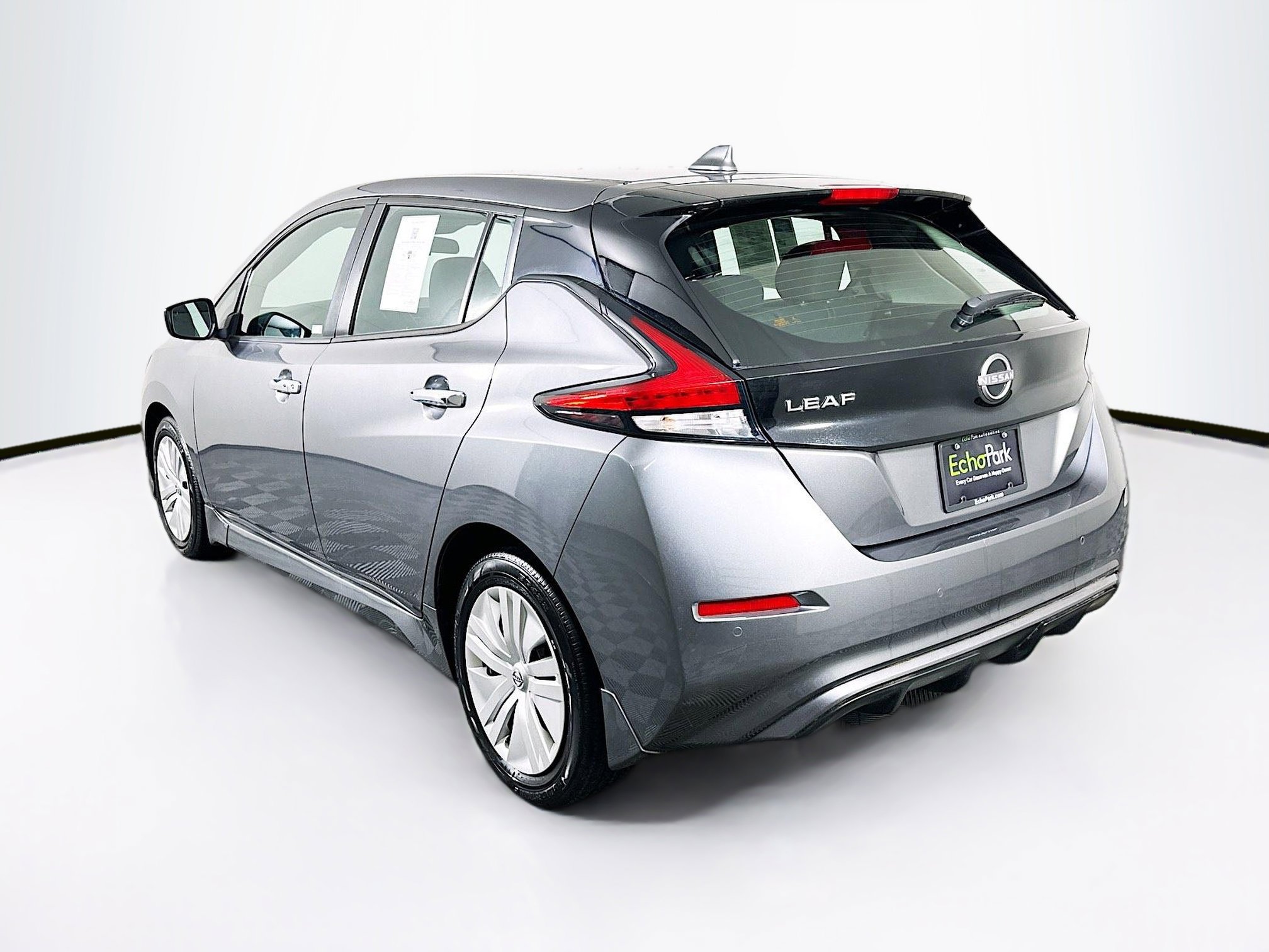 Used 2023 Nissan Leaf S image 5