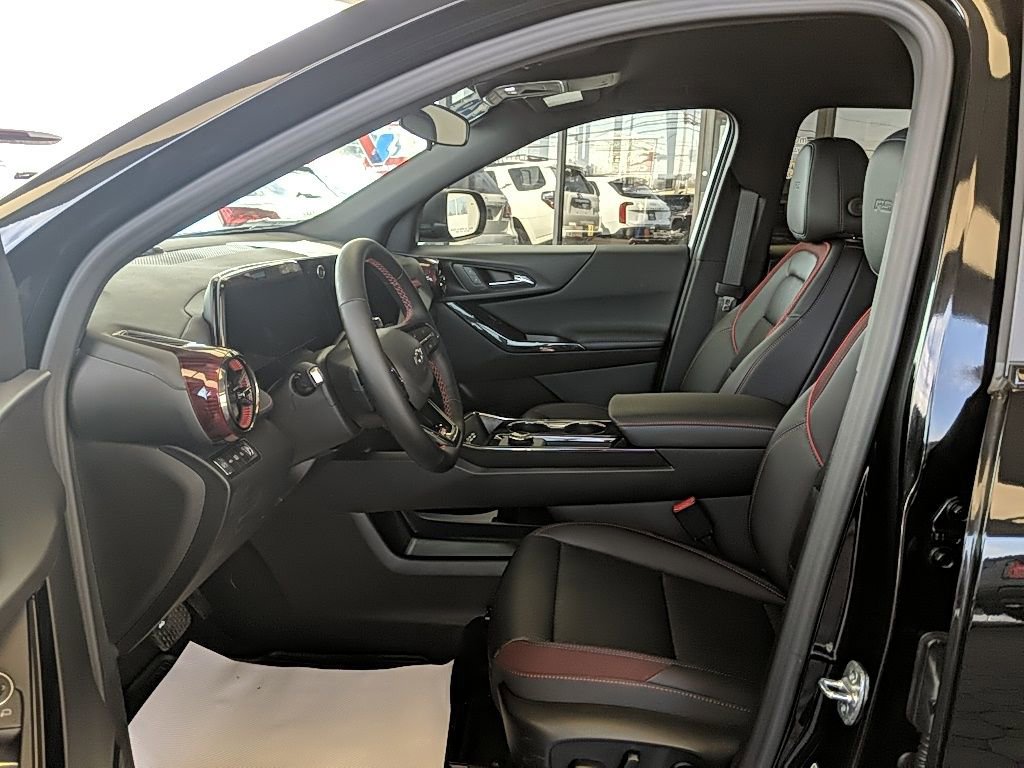 Used 2026 Chevrolet Equinox RS image 12