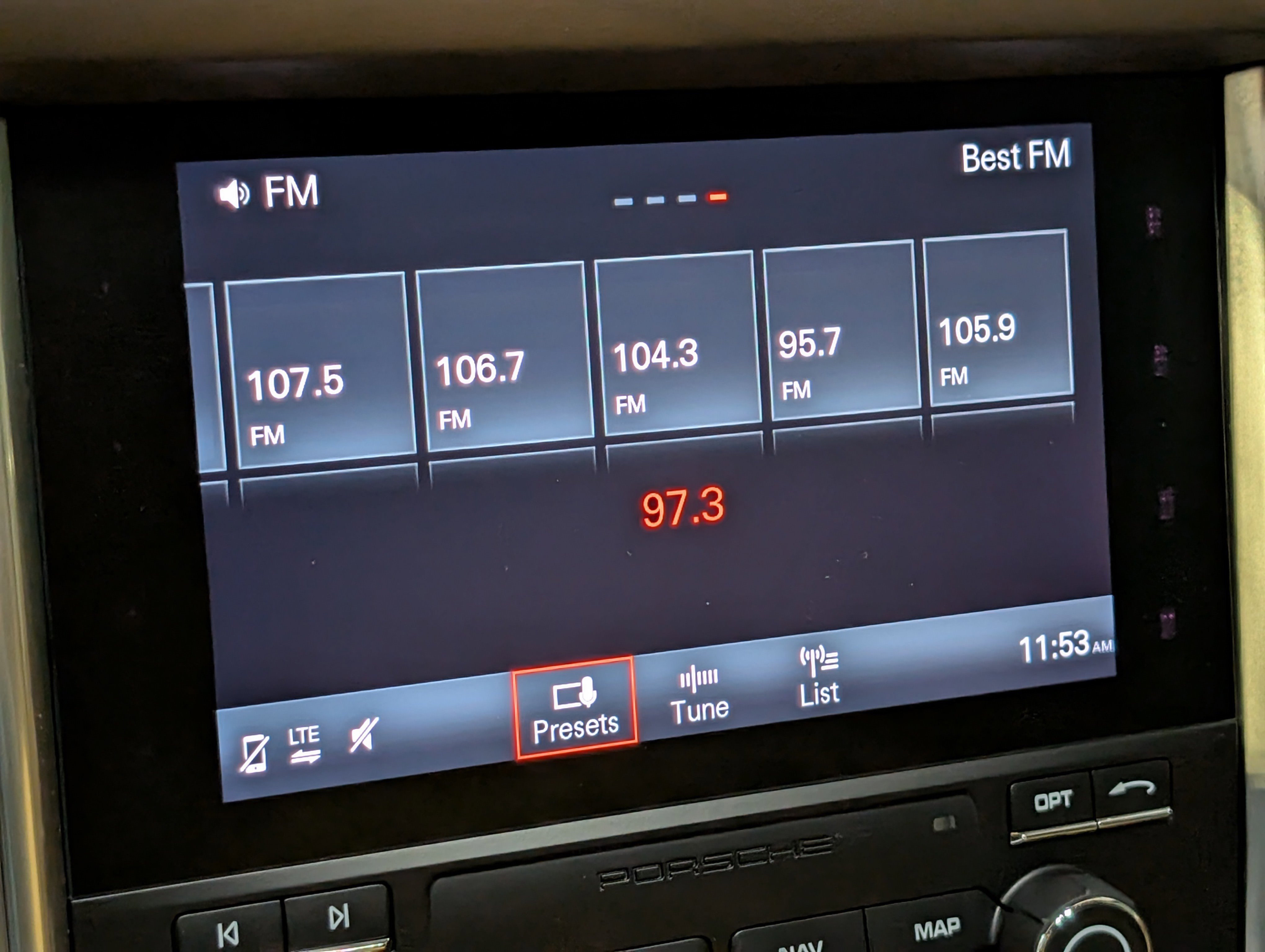 Used 2017 Porsche Macan Turbo image 35