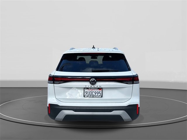 Certified 2025 Volkswagen Tiguan S image 4