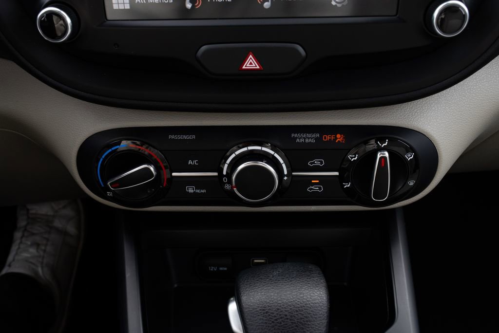 Used 2024 Kia Soul LX image 16