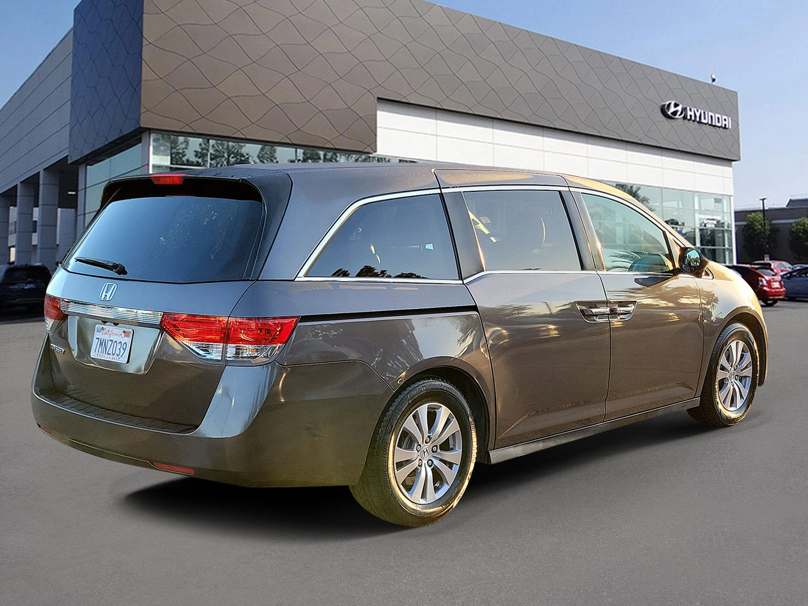 Used 2015 Honda Odyssey EX-L image 2