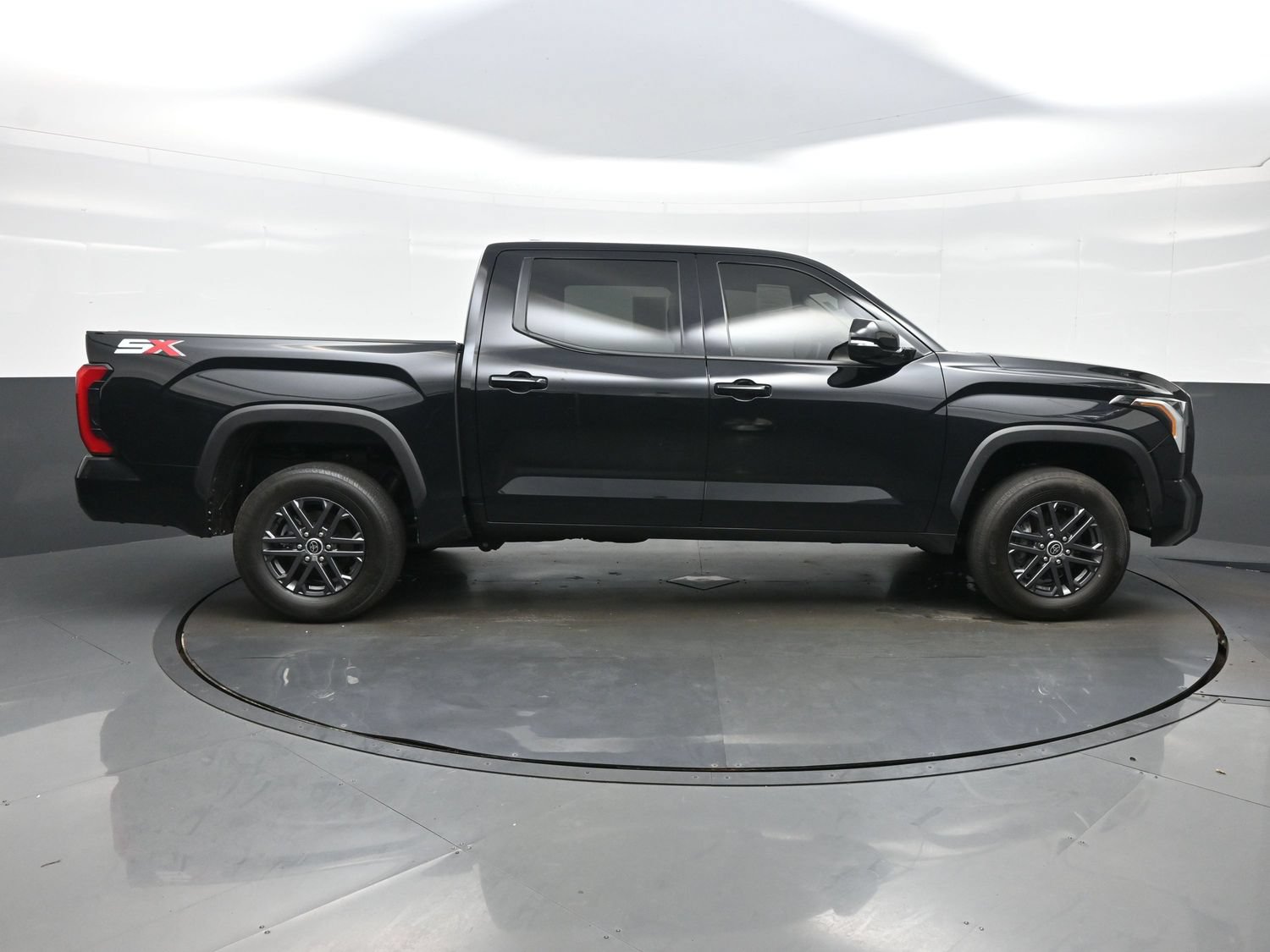 Used 2023 Toyota Tundra SR5 w/ SR5 Convenience Package AWD/4WD image 7
