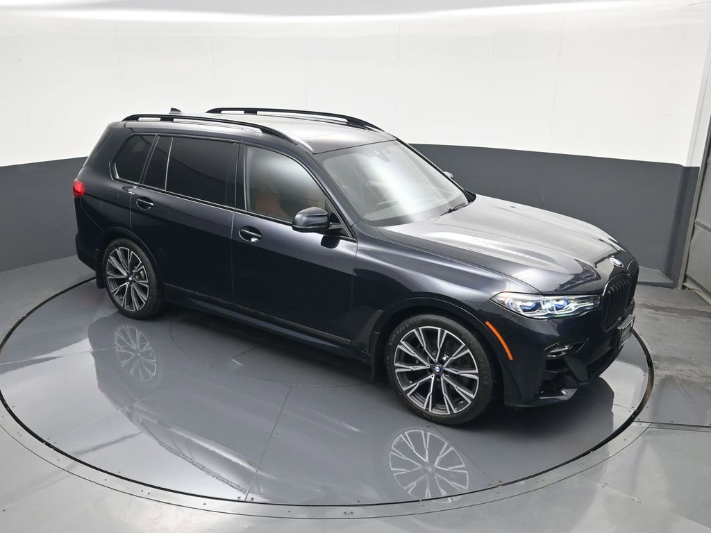 Used 2021 BMW X7 M50i w/ Executive Package image 28