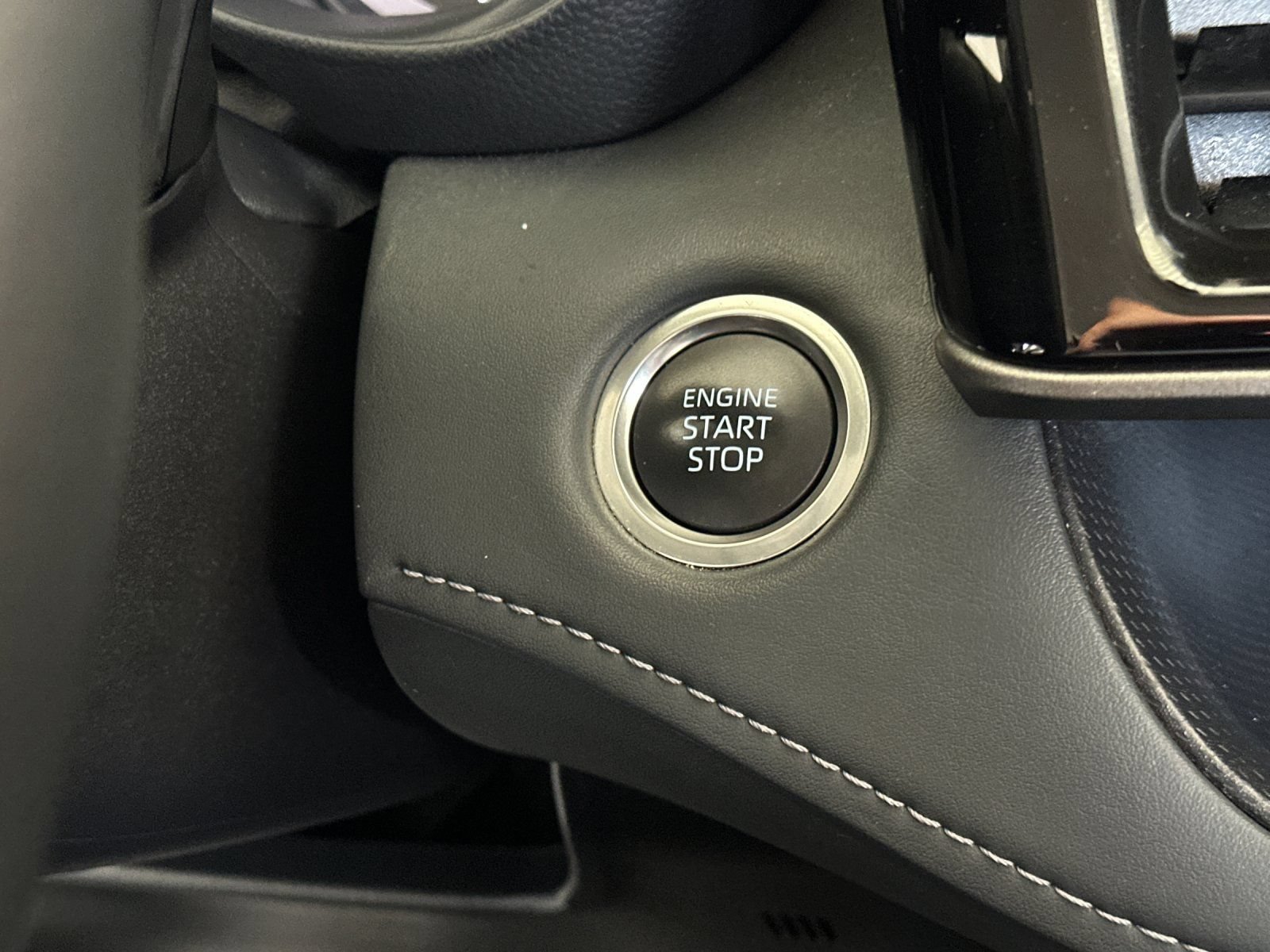 Used 2025 Toyota Highlander LE AWD/4WD image 21