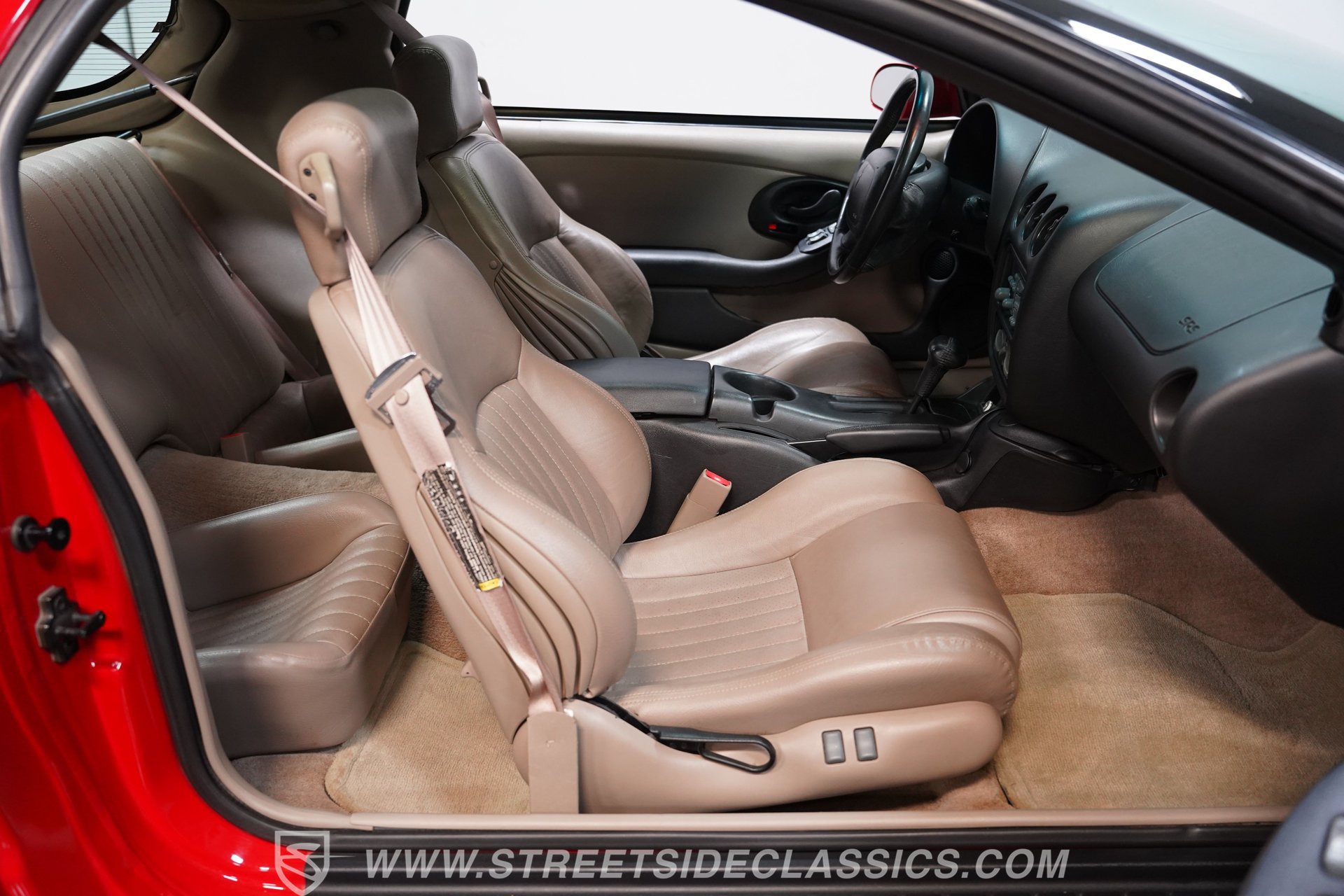 Used 2001 Pontiac Firebird Formula w/ Protection Group RWD image 37