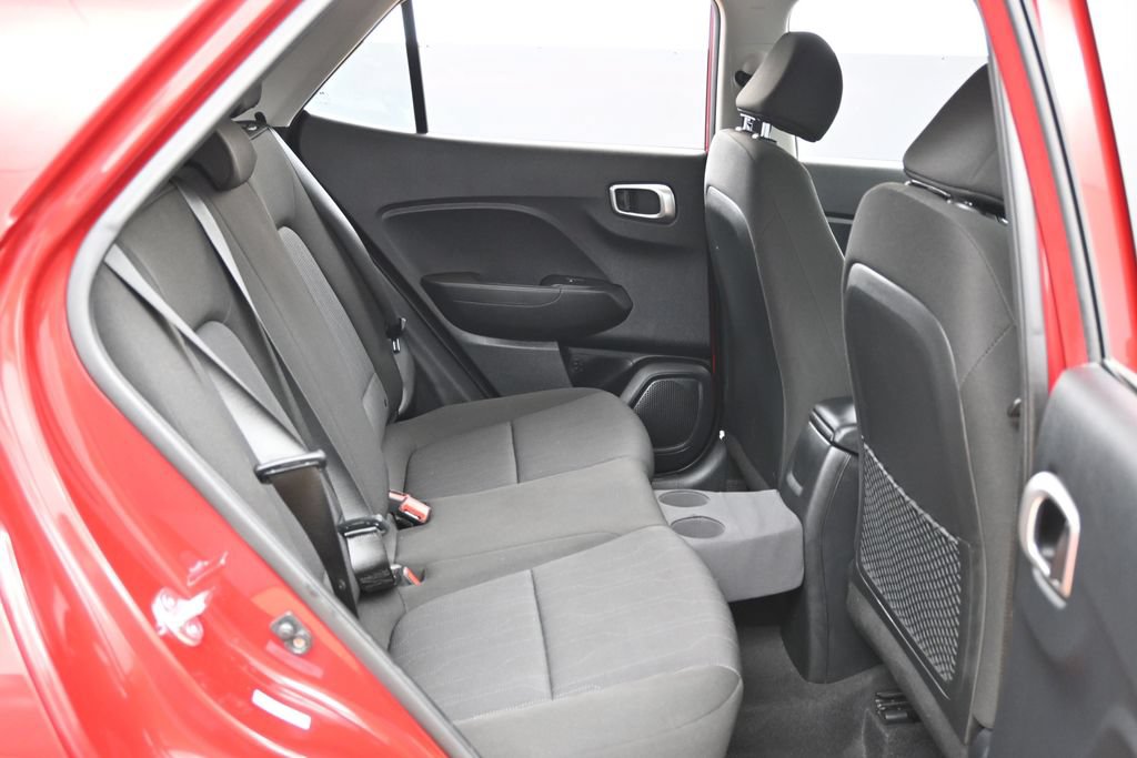 Used 2025 Hyundai Venue SE FWD image 29