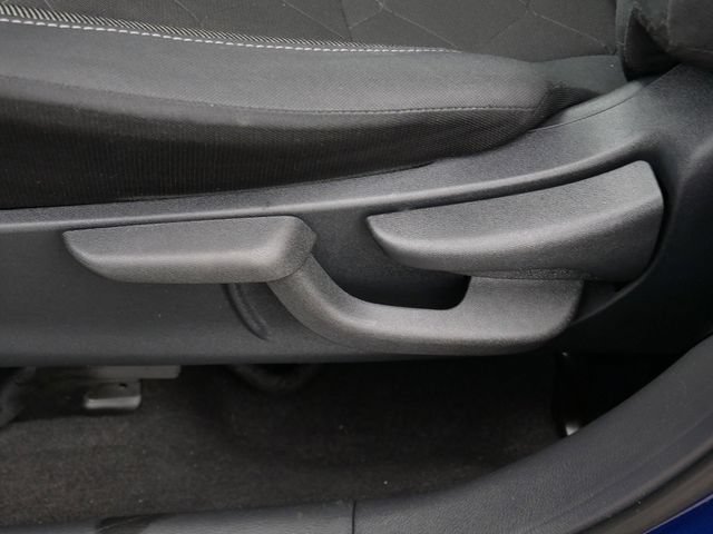 Used 2019 Nissan Kicks SV FWD image 15