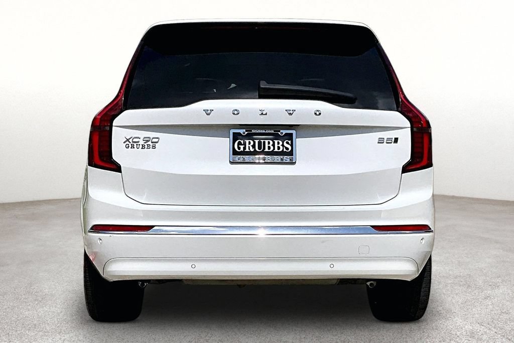 Certified 2025 Volvo XC90 B5 Plus AWD/4WD image 5
