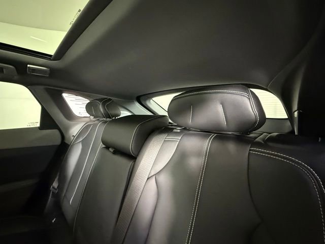 Used 2025 Cadillac Optiq Luxury 1 image 30