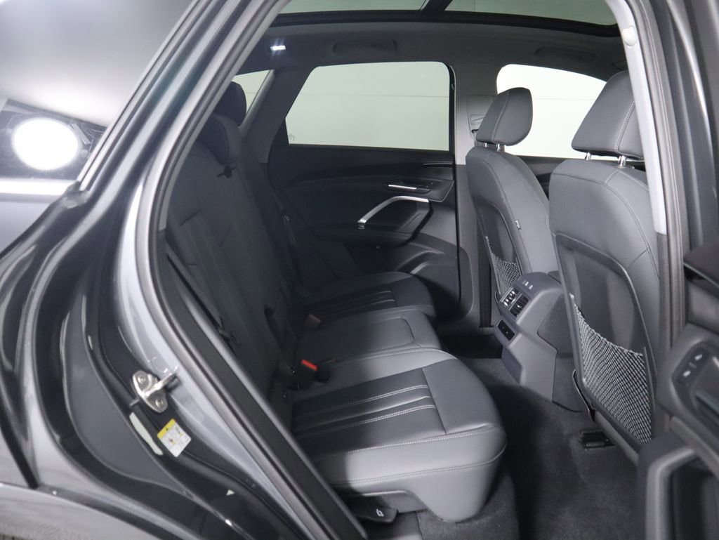 Used 2025 Audi Q5 Premium w/ Convenience Package image 25
